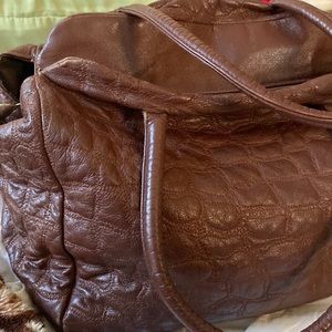 Women soft leader mid size hand bag burgundy quilted